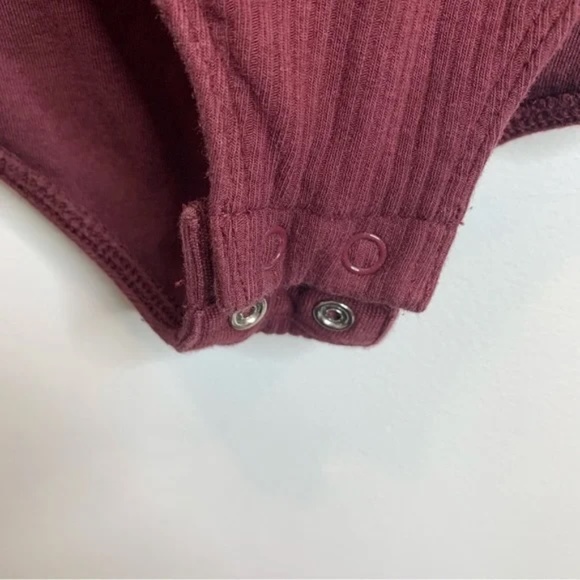 Old Navy Burgundy ribbed Bodysuit XL  like new. - Picture 4 of 7